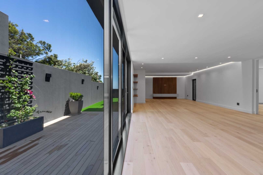 5 Bedroom Property for Sale in Camps Bay Western Cape